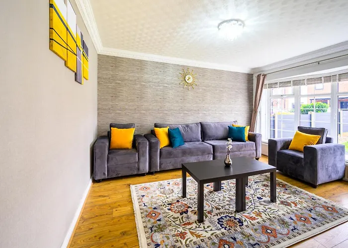 Droylsden Eden - Next To Tram - Free Parking Near Coop- Live & Etihad Stadium