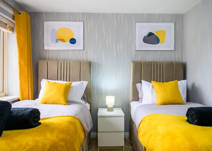 בית נופש Droylsden Eden - Next To Tram - Free Parking Near Coop- Live & Etihad Stadium *