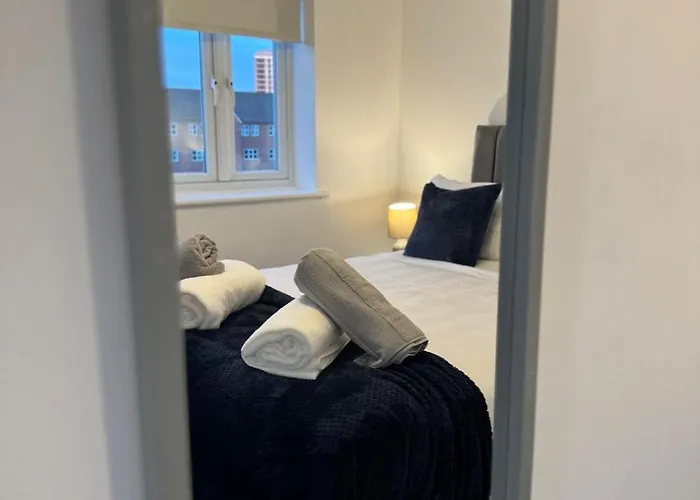 2 Bedroom Near Etihad Stadium Манчестер