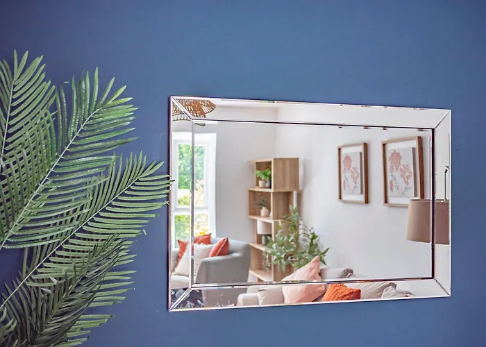 Chic Riverside Retreat Salford 4bd Free Parking 別荘