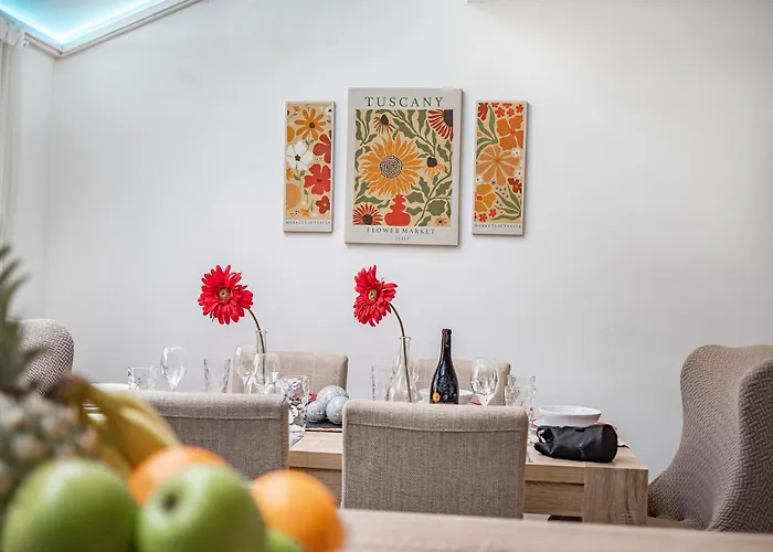 Chic Riverside Retreat Salford 4bd Free Parking 別荘 *