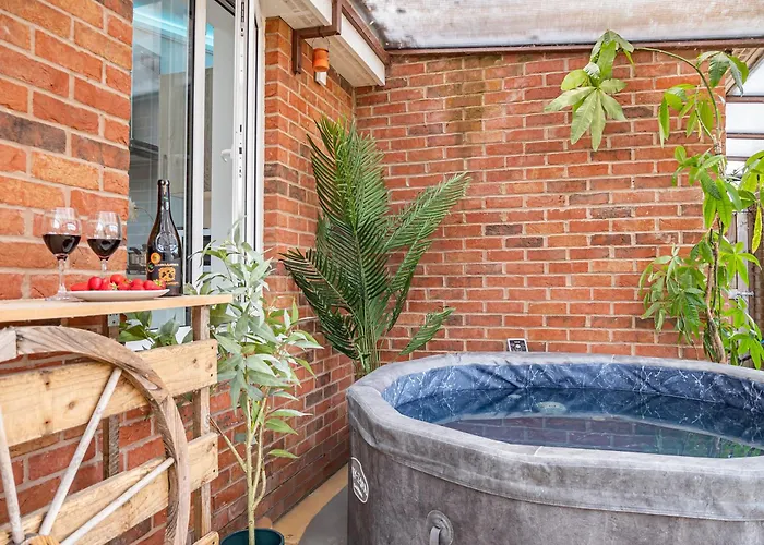 Chic Riverside Retreat Salford 4bd Free Parking マンチェスター