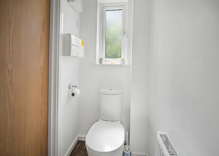 Chic Riverside Retreat Salford 4bd Free Parking *