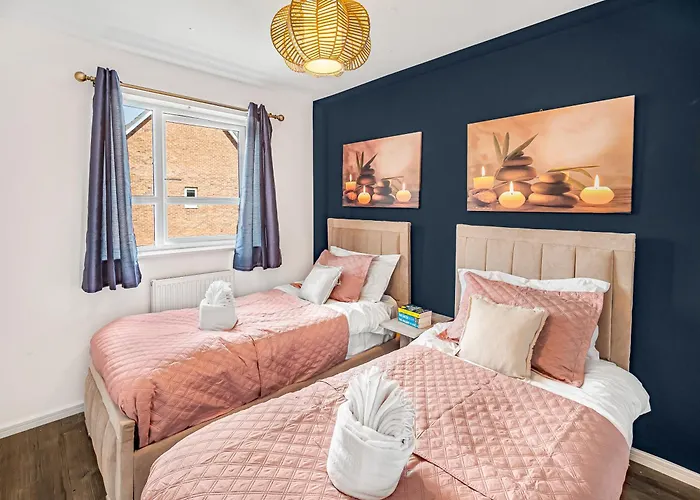 Chic Riverside Retreat Salford 4bd Free Parking *