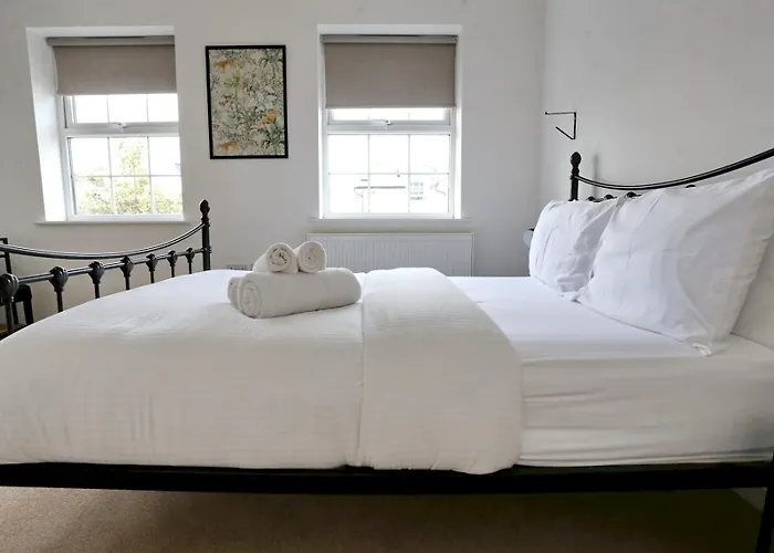 Spacious 3-Bed City Home-Ao Arena, Northern Qtr - Pass The Keys