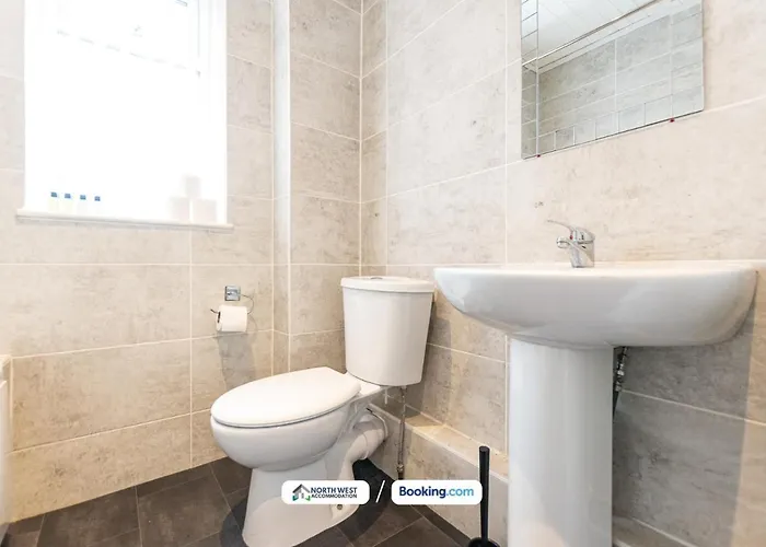 Nyaraló Newly Refurbished 2-bedroom House In Ideal For Contractors With Free Parking & Wifi *