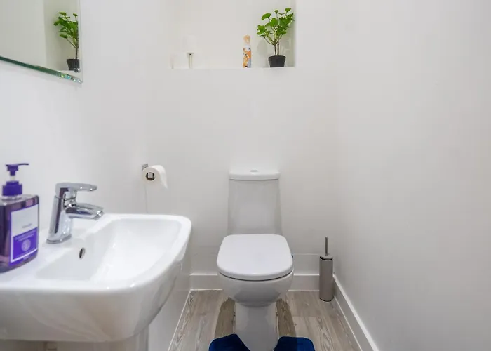 Mega7 Spacious 2bedroom Apartment, 2 Bathrooms, Balcony&secure Parking Villa