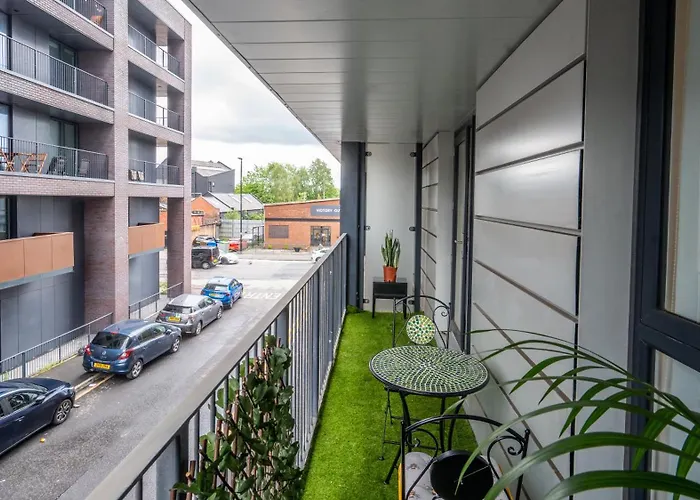 Mega7 Spacious 2bedroom Apartment, 2 Bathrooms, Balcony&secure Parking Mánchester
