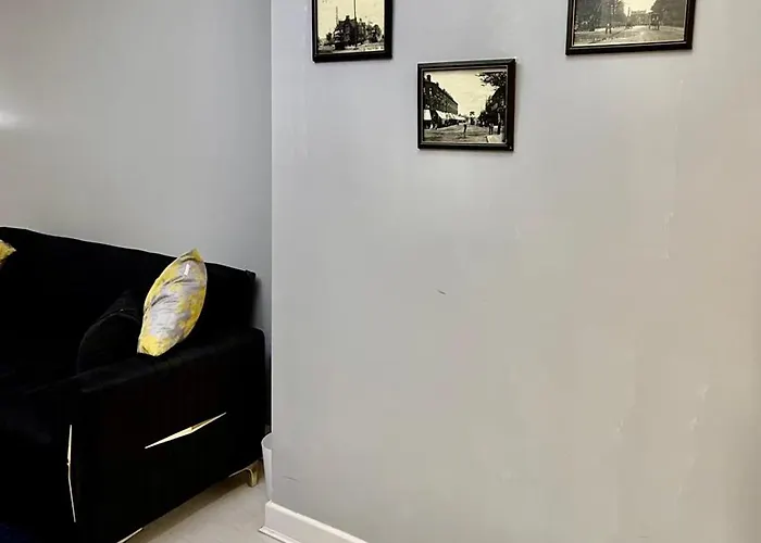 Bright, Modern & Comfortable 2-bedroom