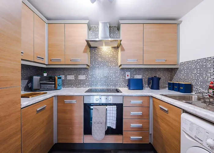 דירה Salford Urban Escape - Stylish Allure Modern 2Br Stay For 6 - Smart Business Or Work Ready By Parydise Properties