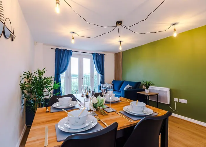 Salford Urban Haven By Parydise Properties - Modern & Chic 2Br Retreat - Sleeps 6 - Perfect For Business Or Work Stays Manchester