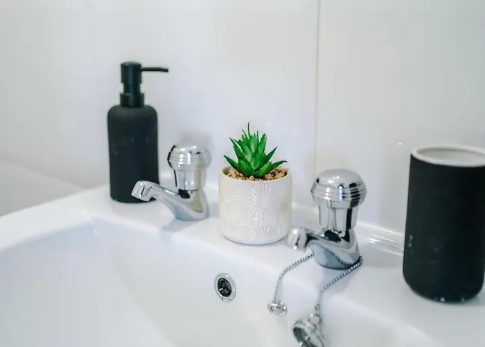 Salford Urban Haven By Parydise Properties - Modern & Chic 2Br Retreat - Sleeps 6 - Perfect For Business Or Work Stays Apartament *