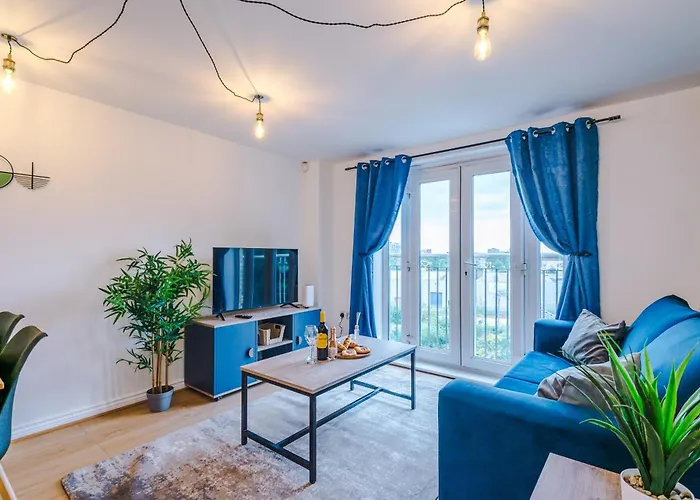 City Comfort In Salford For 6 - Modern & Cosy 2-Br Balcony Retreat By Parydise Properties Apartman Manchester
