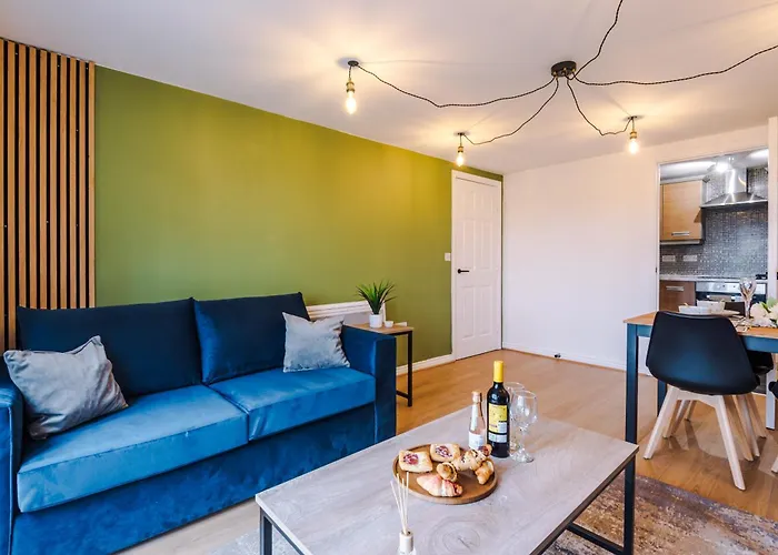 Salford Urban Haven By Parydise Properties - Modern & Chic 2Br Retreat - Sleeps 6 - Perfect For Business Or Work Stays *