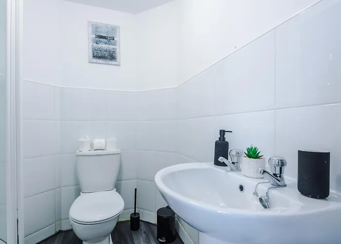 Salford Urban Escape - Stylish Allure Modern 2Br Stay For 6 - Smart Business Or Work Ready By Parydise Properties * מנצ'סטר