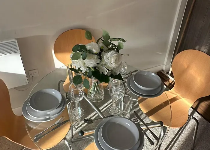 Modern 2 Bd - Mcr - Terrace - Parking 맨체스터