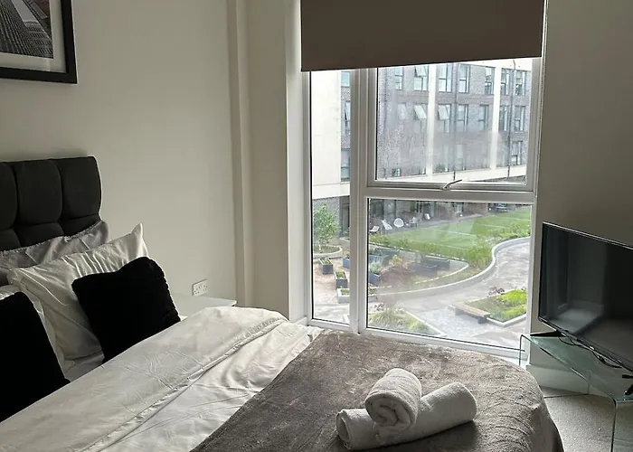 Modern 2 Bd - Mcr - Terrace - Parking