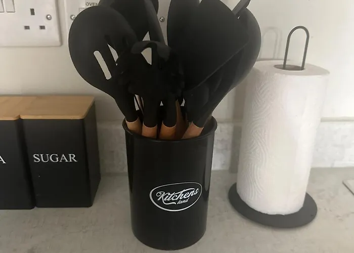 Modern 2 Bd - Mcr - Terrace - Parking 맨체스터