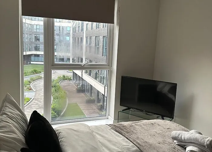 Modern 2 Bd - Mcr - Terrace - Parking *