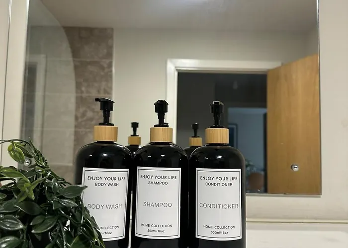 Modern 2 Bd - Mcr - Terrace - Parking 아파트 *