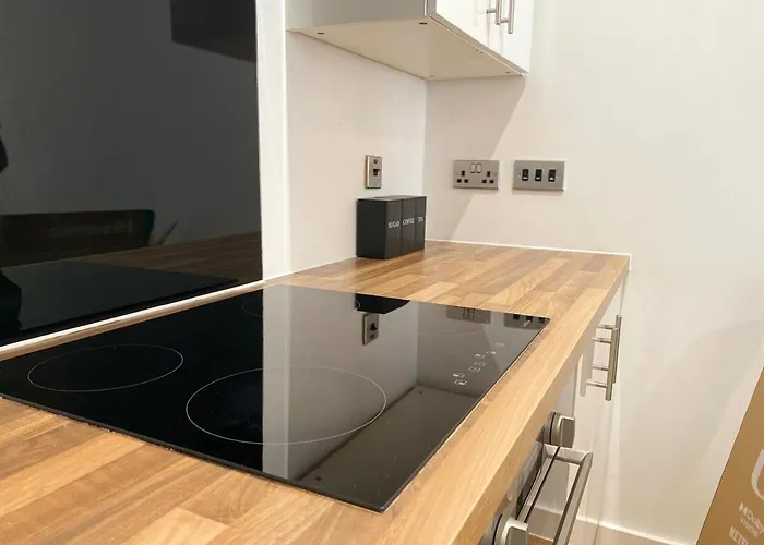 Luxe 2 Bed - Water View And Parking Manchester