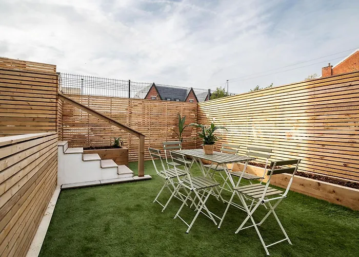 6-bedroom, 6-bathroom Contractor Manchester