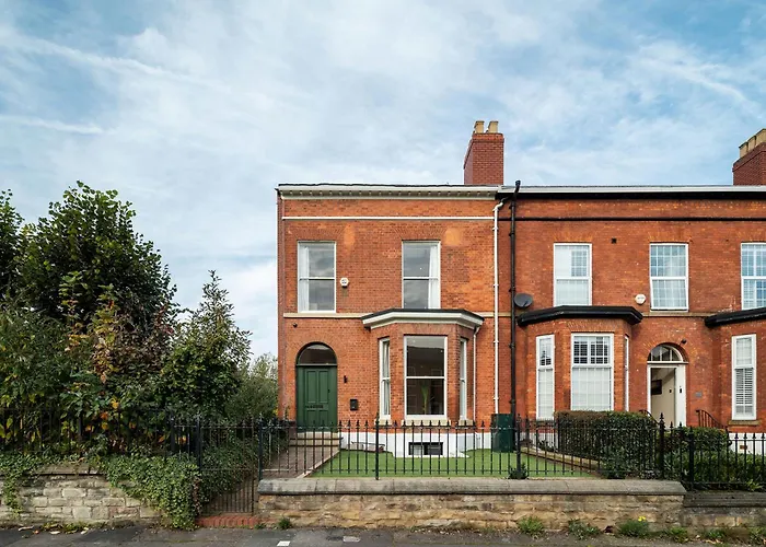 Holiday home 6-bedroom, 6-bathroom Contractor Manchester