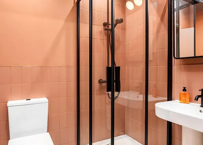 6-bedroom, 6-bathroom Contractor