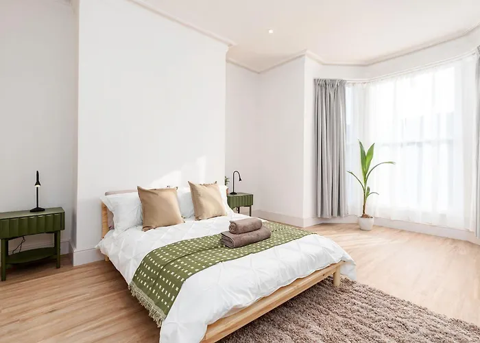 펜션 6-bedroom, 6-bathroom Contractor 맨체스터