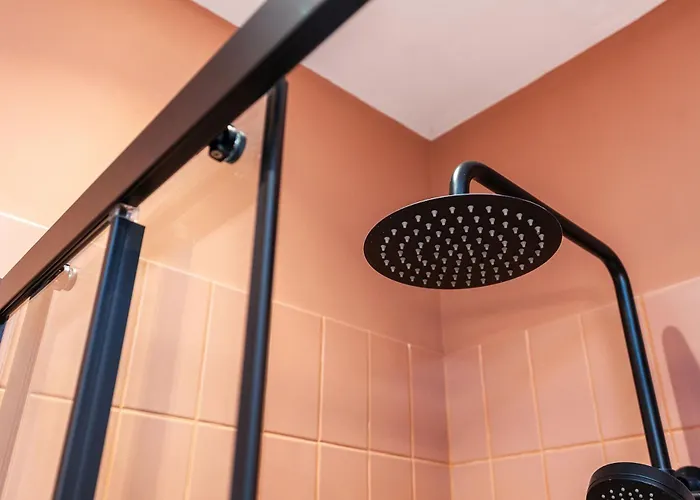 6-bedroom, 6-bathroom Contractor 펜션 맨체스터