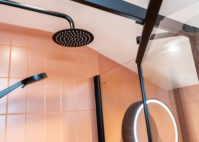 6-bedroom, 6-bathroom Contractor