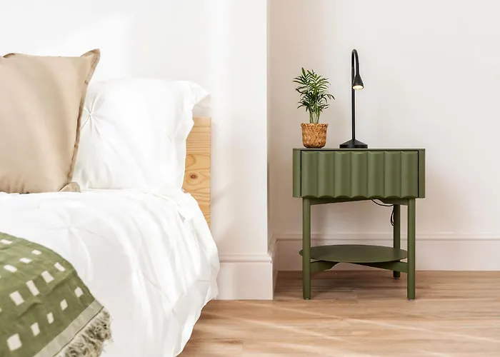 6-bedroom, 6-bathroom Contractor