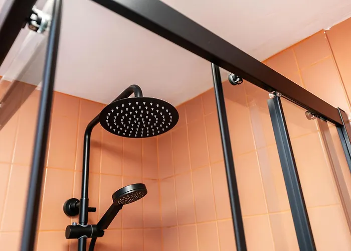 6-bedroom, 6-bathroom Contractor Manchester