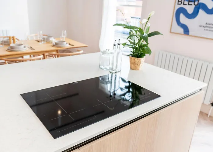 6-bedroom, 6-bathroom Contractor * Manchester