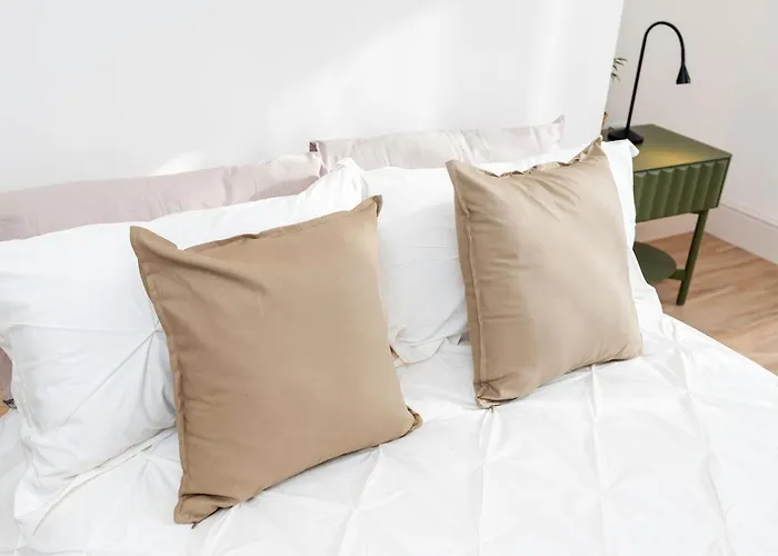 6-bedroom, 6-bathroom Contractor