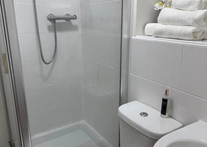 Cozy In A Shared Flat By Etihad And Coop Live Arena Pansiyon