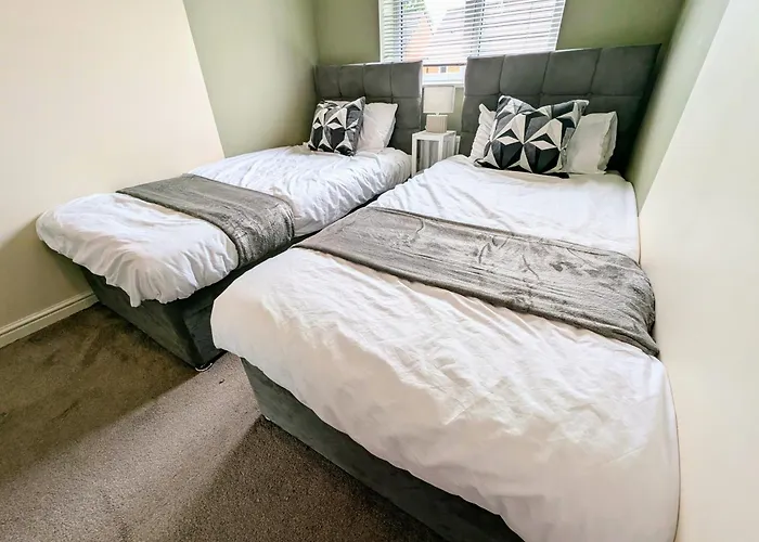 Tatil Evi Reach - King Bed, Parking, 2 Tvs, O2 Apollo, Hospital & Oxford Road *