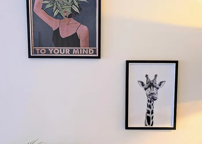 Reach - King Bed, Parking, 2 Tvs, O2 Apollo, Hospital & Oxford Road * 맨체스터