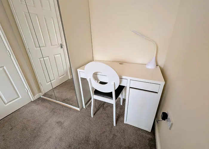 Tatil Evi Reach - King Bed, Parking, 2 Tvs, O2 Apollo, Hospital & Oxford Road