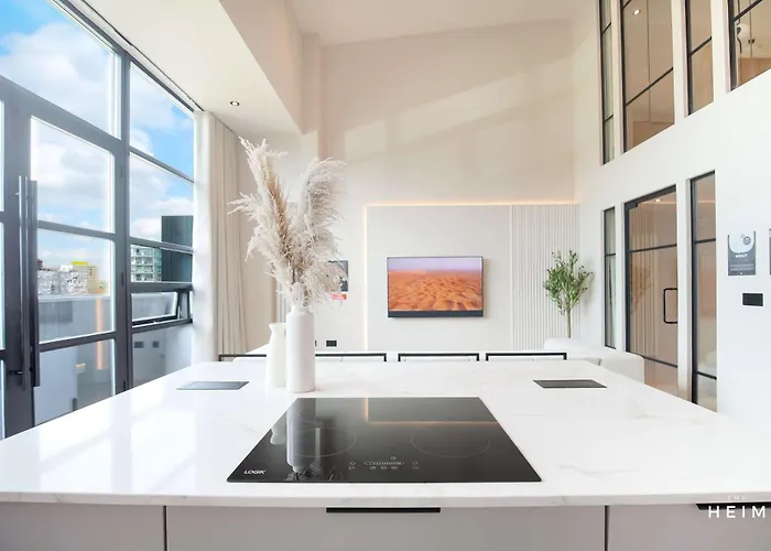 Ceramica By The Heim *