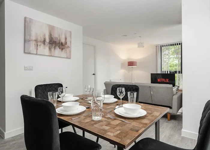 Pristine Old Trafford & Centre 2bd 2bt - Balcony Apartmán *