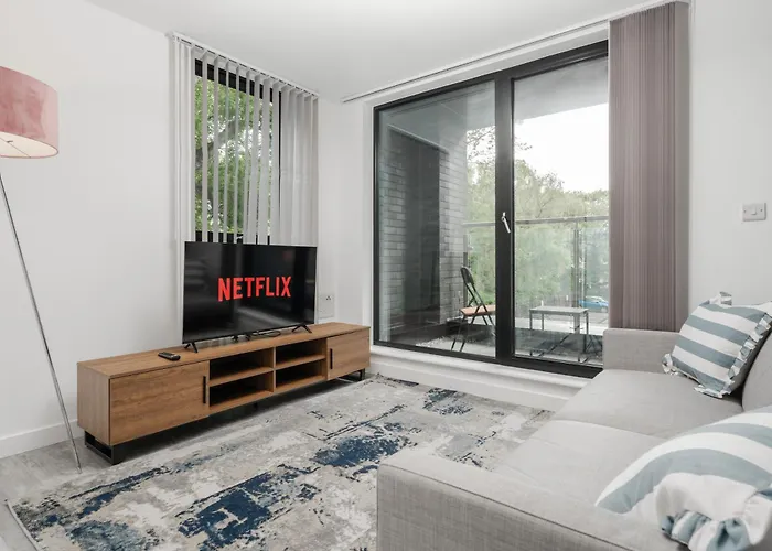 Pristine Old Trafford & Centre 2bd 2bt - Balcony Apartmán *