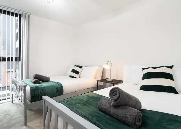 Pristine Old Trafford & Centre 2bd 2bt - Balcony