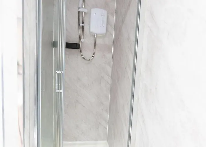 Luxury 1-bed Near Centre And North General Hospital דירה