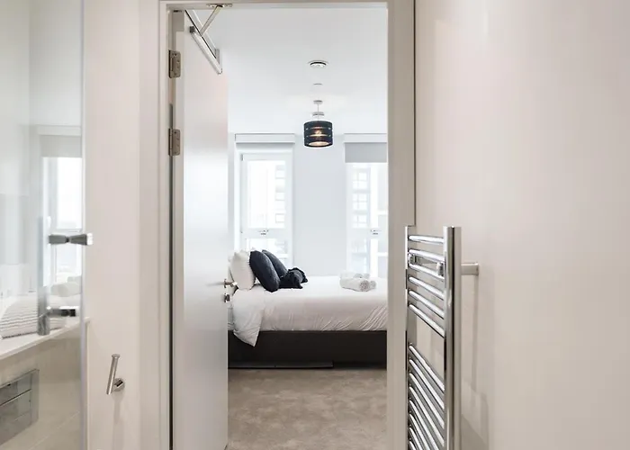 Stylish 2 Bdr By Torr Group Short Lets & Serviced With Free Wifi Apartamento