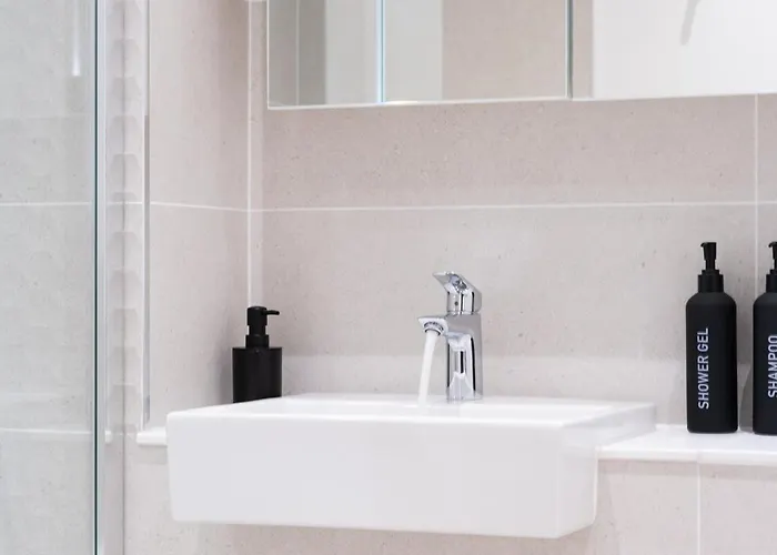 Stylish 2 Bdr By Torr Group Short Lets & Serviced With Free Wifi * 맨체스터