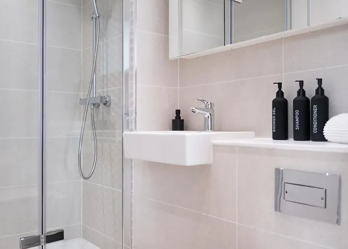 아파트 Stylish 2 Bdr By Torr Group Short Lets & Serviced With Free Wifi *