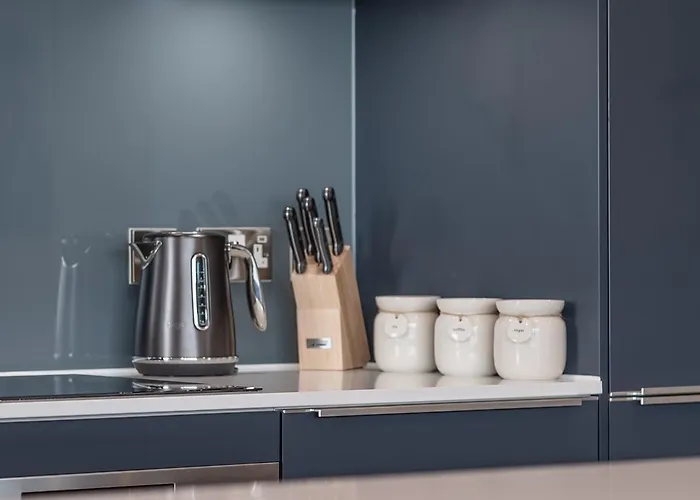 2 Bedroom Apartment By Torr Property Group Flexible Renting With Free Wifi Central Manchester