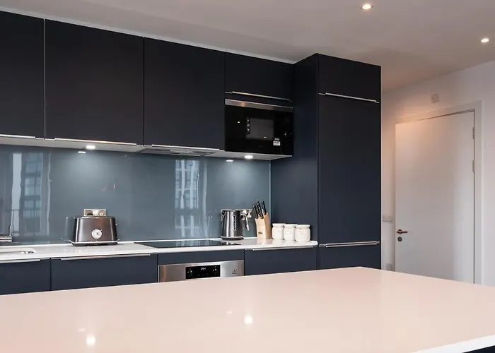 Apartamento Stylish 2 Bdr By Torr Group Short Lets & Serviced With Free Wifi *