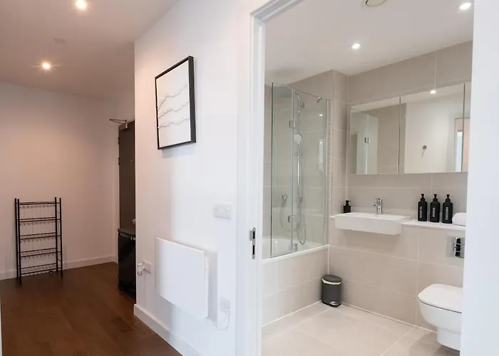 2 Bedroom Apartment By Torr Property Group Flexible Renting With Free Wifi Central Manchester